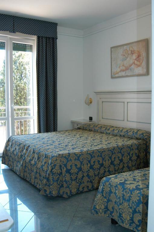 Hotel Confine Кола Номер фото