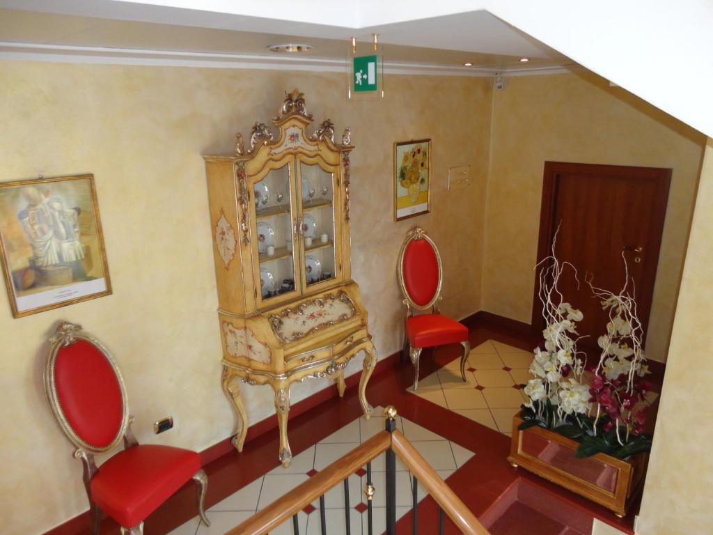 Hotel Confine Кола Экстерьер фото