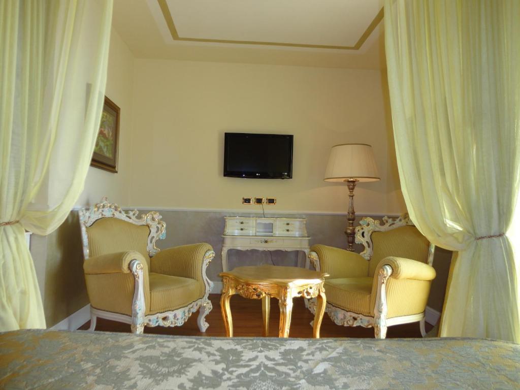 Hotel Confine Кола Номер фото