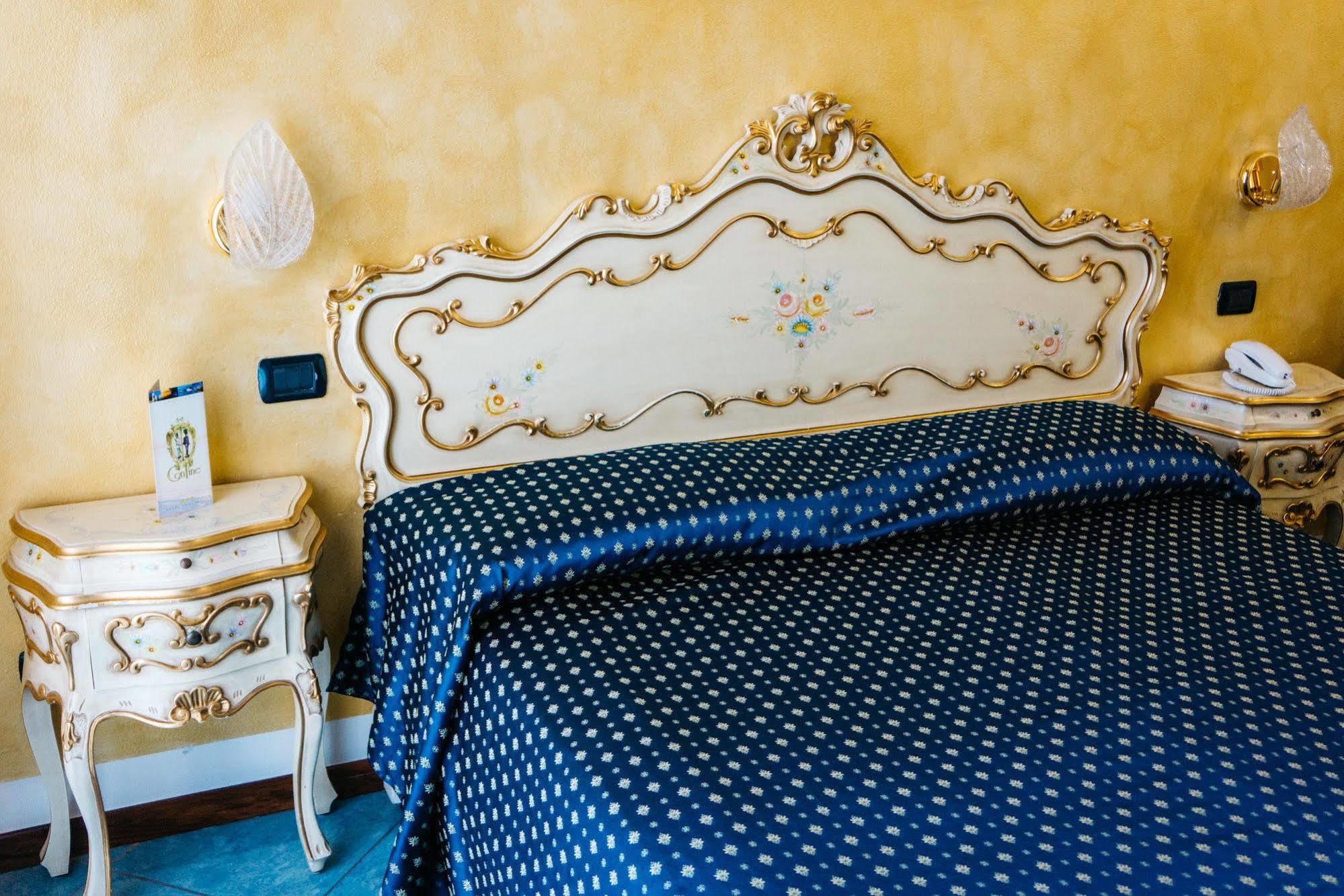 Hotel Confine Кола Экстерьер фото