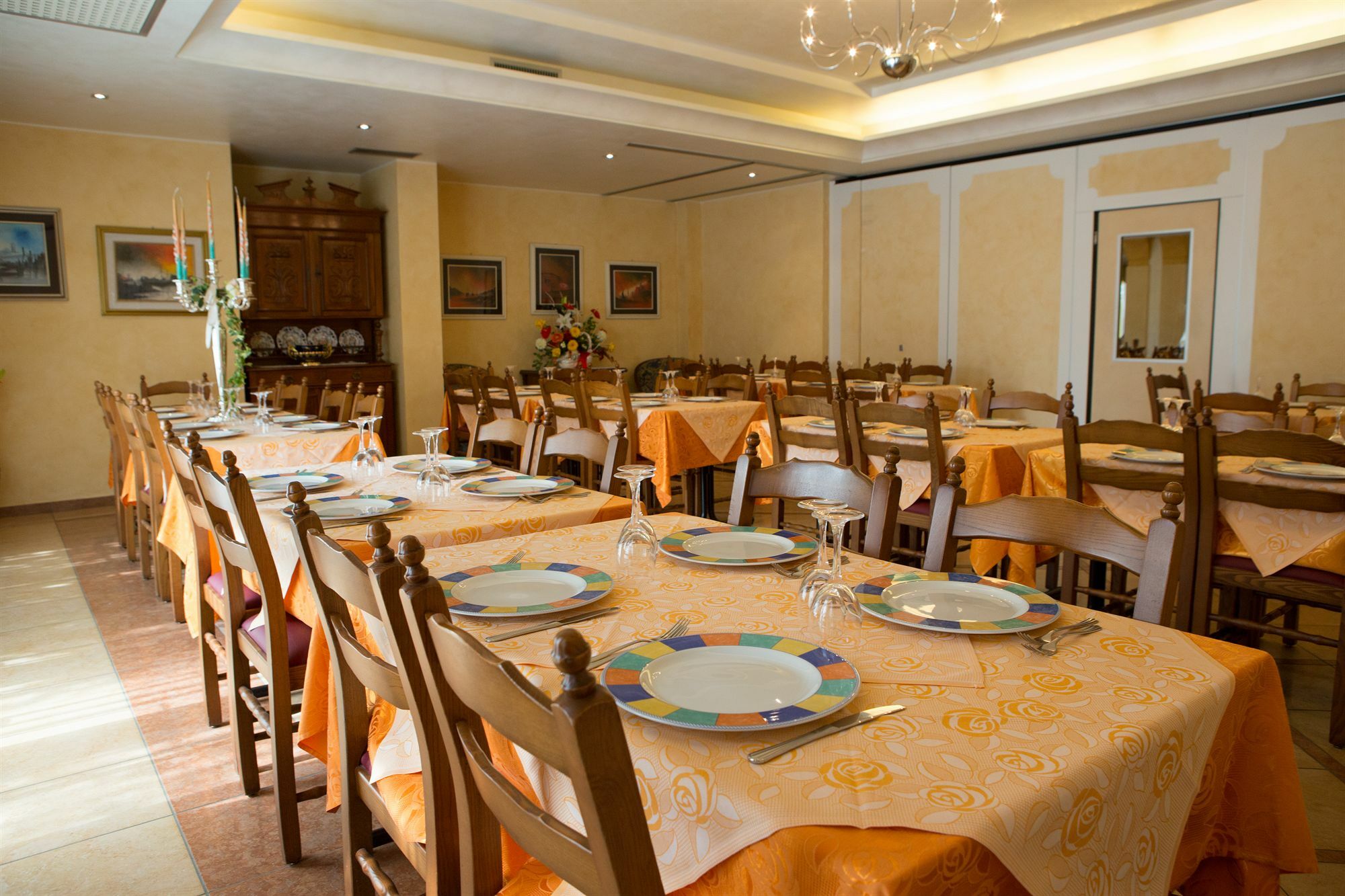 Hotel Confine Кола Экстерьер фото